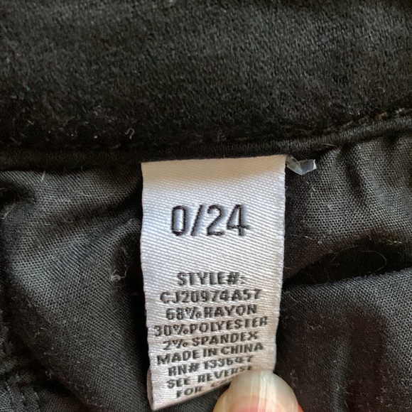 Mid Rise Skinny Pant - Picture 5 of 5